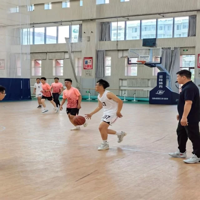从数据视角解析体育新闻热点背后的趋势与意义